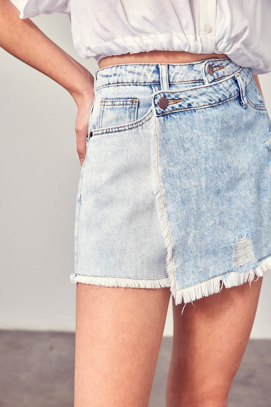 DISTRESSED CROSS LAP DENIM SHORTS